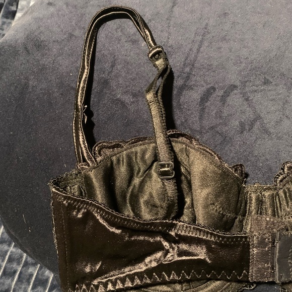 VINTAGE Victorias Secret Bra & Garter Belt Set! NEW NEW NEW - Picture 7 of 9